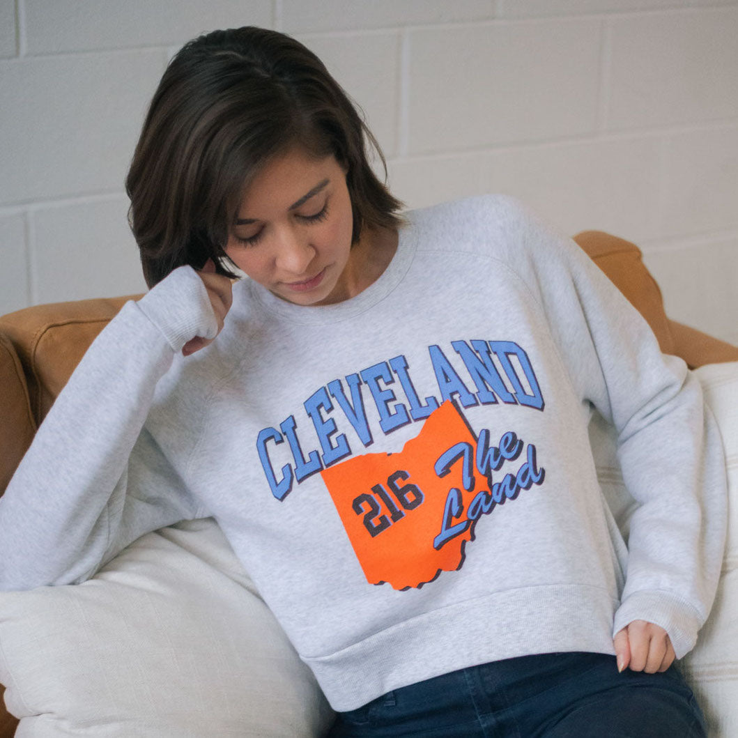 Cleveland Arch Retro State Cropped Crew Sweatshirt