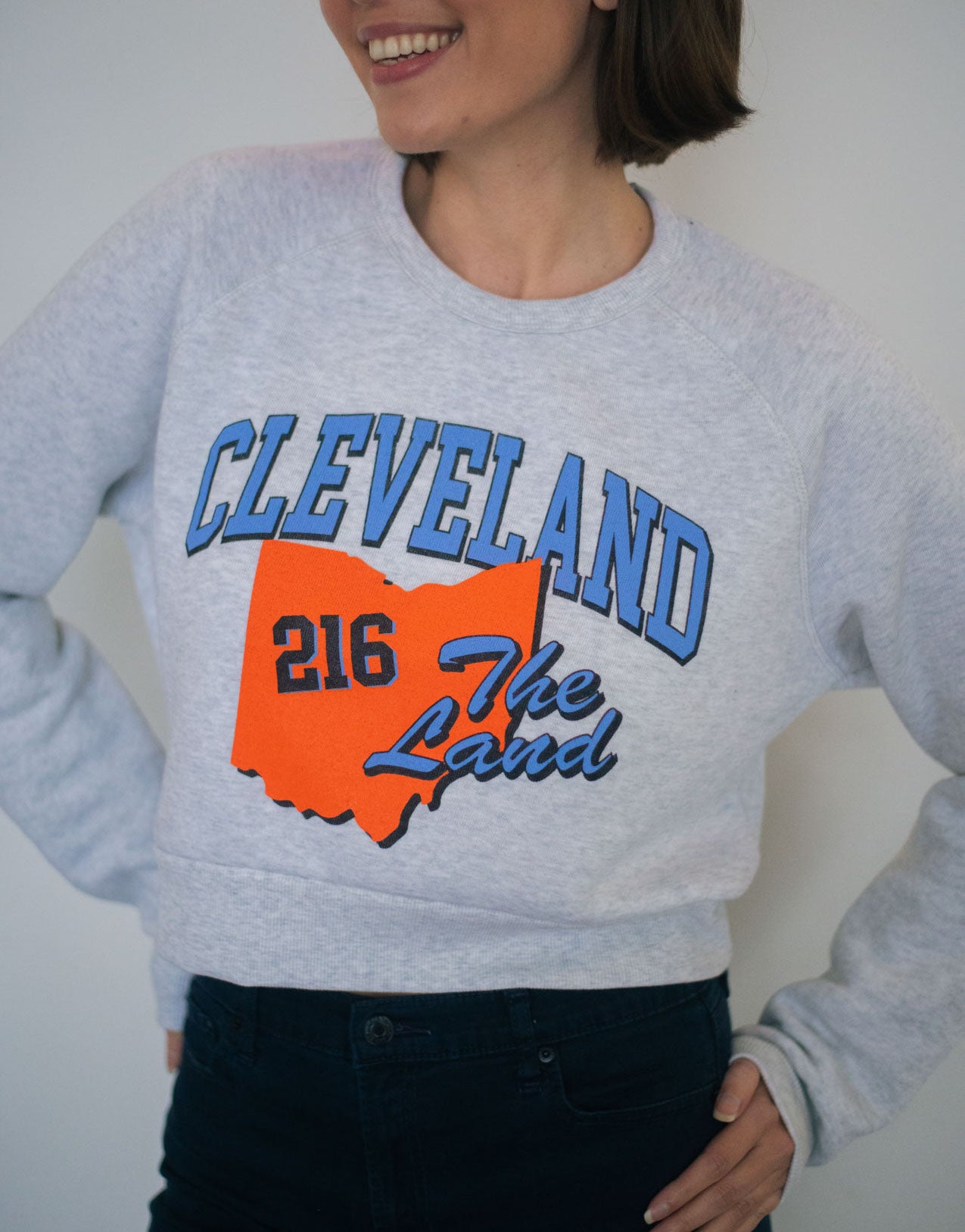 Cleveland Arch Retro State Cropped Crew Sweatshirt